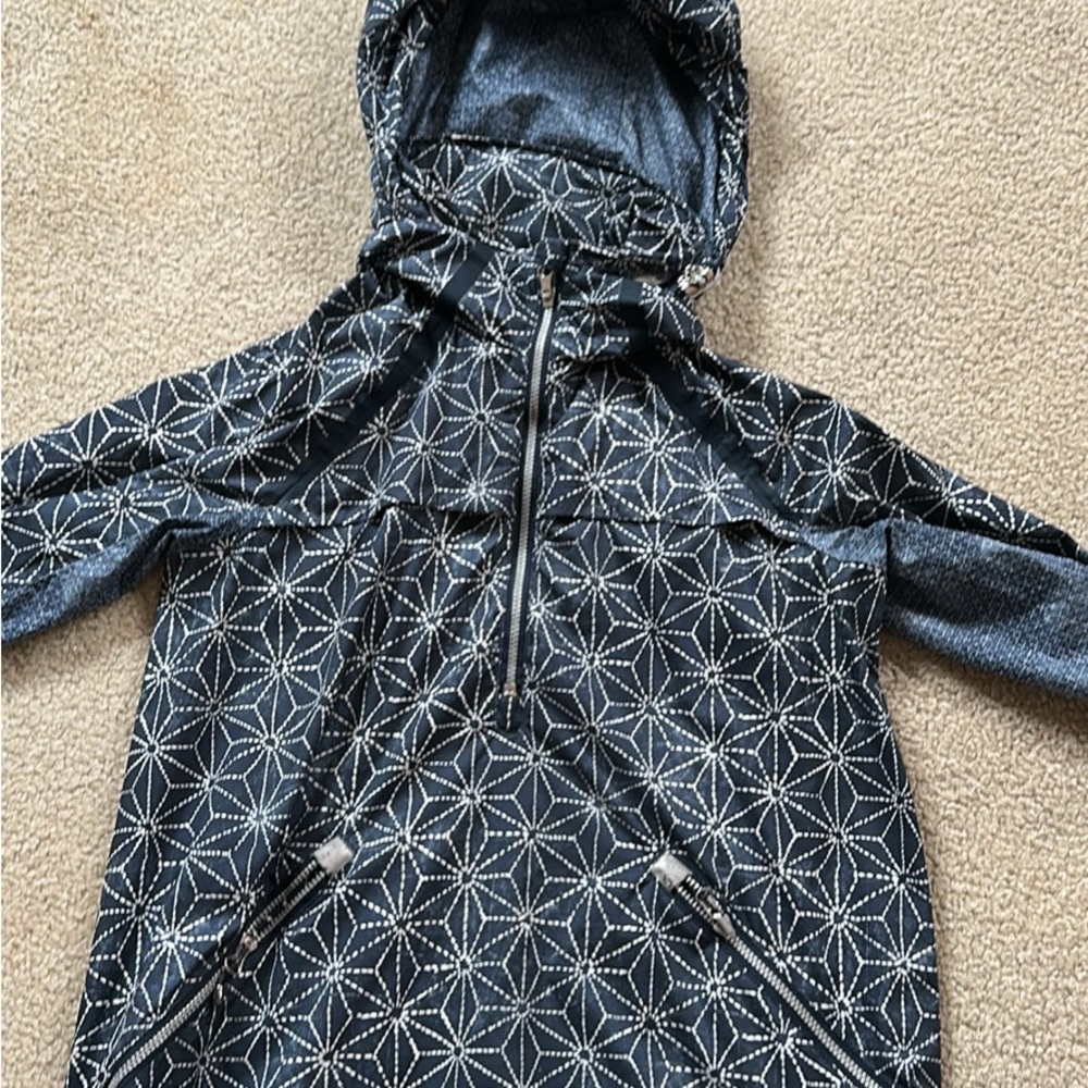 Lululemon women’s running jacket